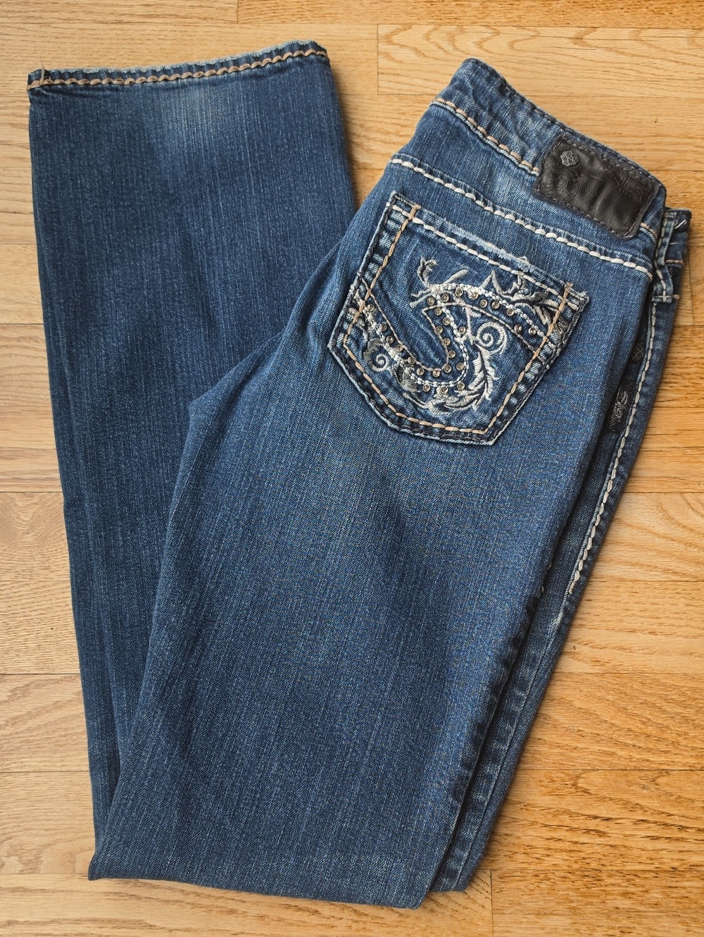 (W27 L 33) Silver Jeans Women’s Blue Bootcut Jeans with Embroidered Pocket Gems